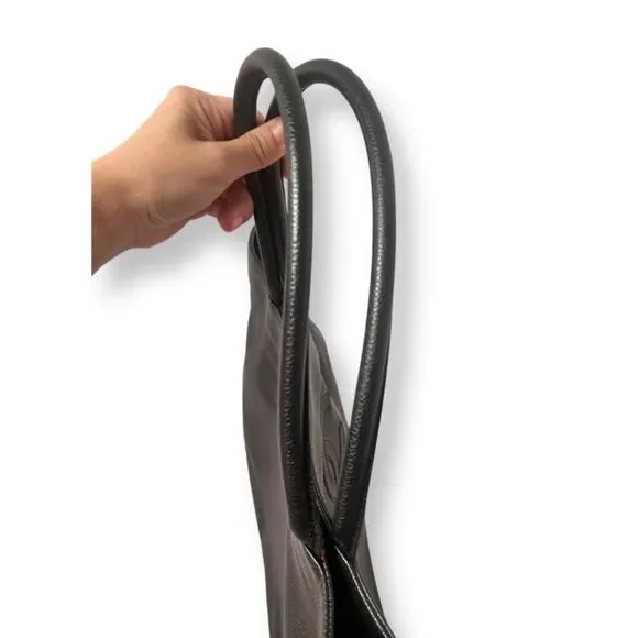 Vintage Chanel Caviar Leather Tote - Picture 4 of 12